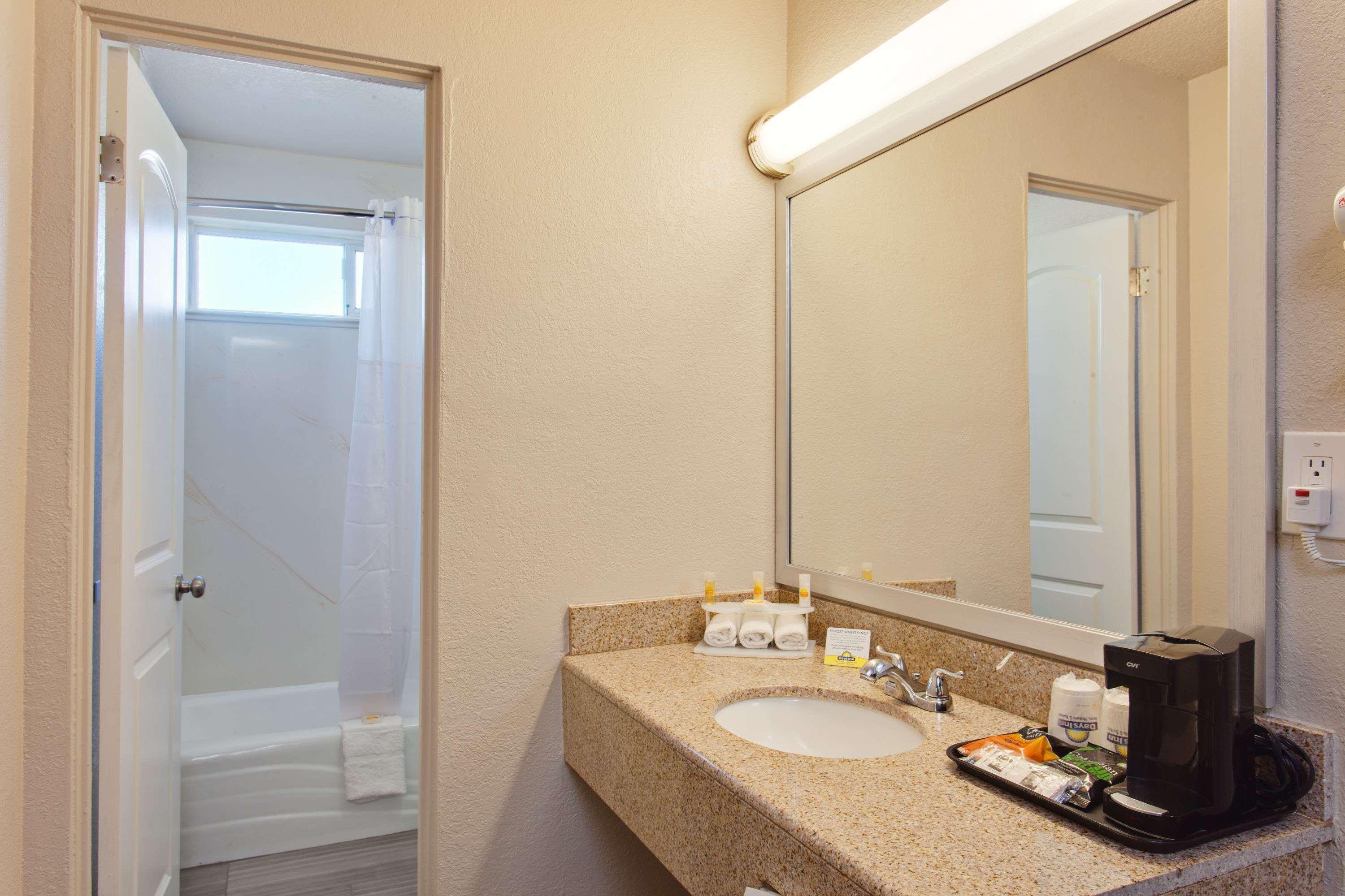 Days Inn By Wyndham Chowchilla Gateway To Yosemite Extérieur photo